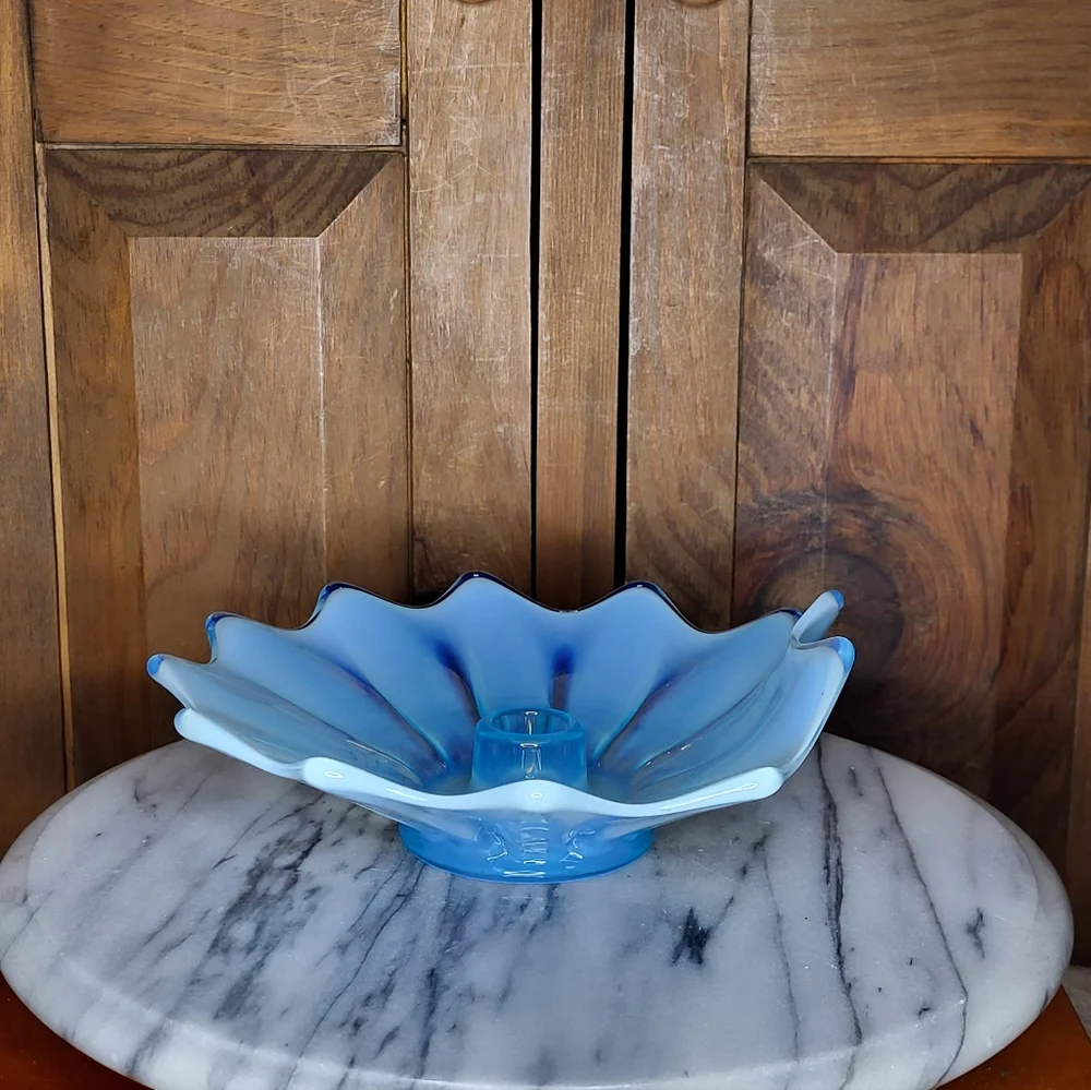 Elegant Blue Glass Art Bowl - Picture 7 of 13